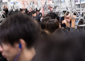 How Do Japanese People Get Around at Night? A Real Look at Midnight Transport