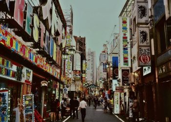 Kabukicho After Midnight: What Tourists Should Really Know