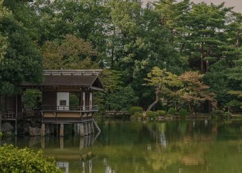 Regional Cuisine of Hokuriku: Coastal Mountains, Refined Palates