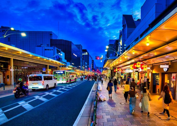 Kawaramachi Shadows: Kyoto’s Indie Bars Beneath the Tourist Trail